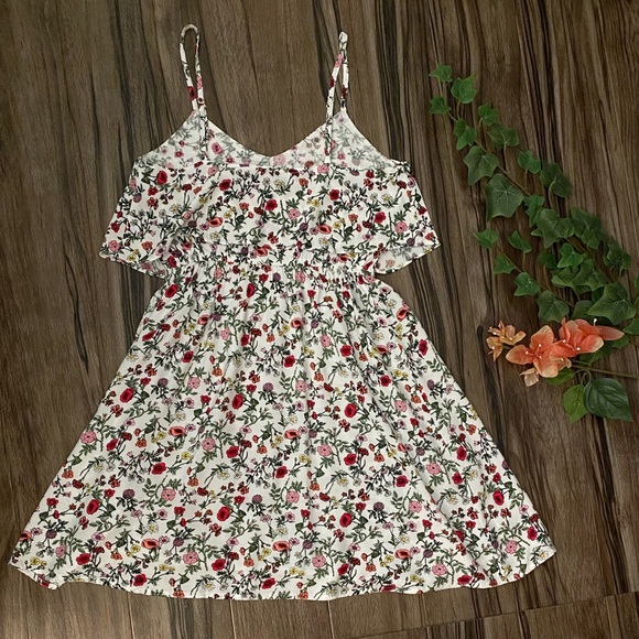 Divided H&M summer floral mini sundress, white - Picture 3 of 9